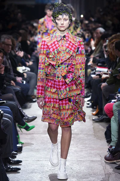 Look 32